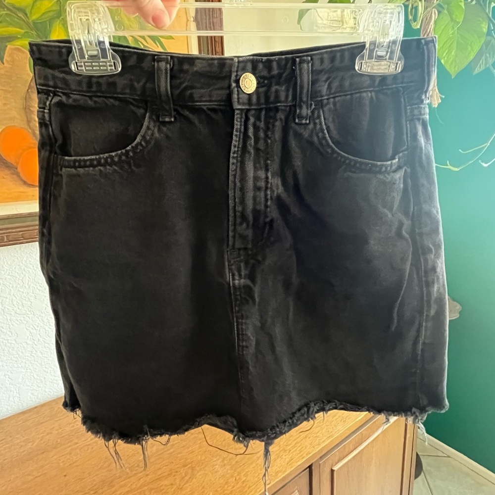 H&M Black Denim Mini Skirt with Raw Hem
